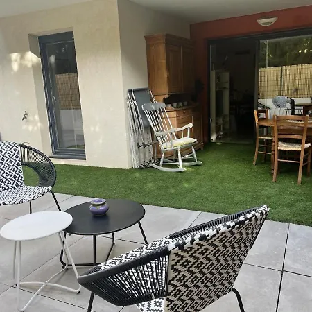Proche Des Plages Avec Jardin, Garage Et Climatisation Διαμέρισμα *